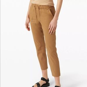 Lululemon on the fly 7/8 pants